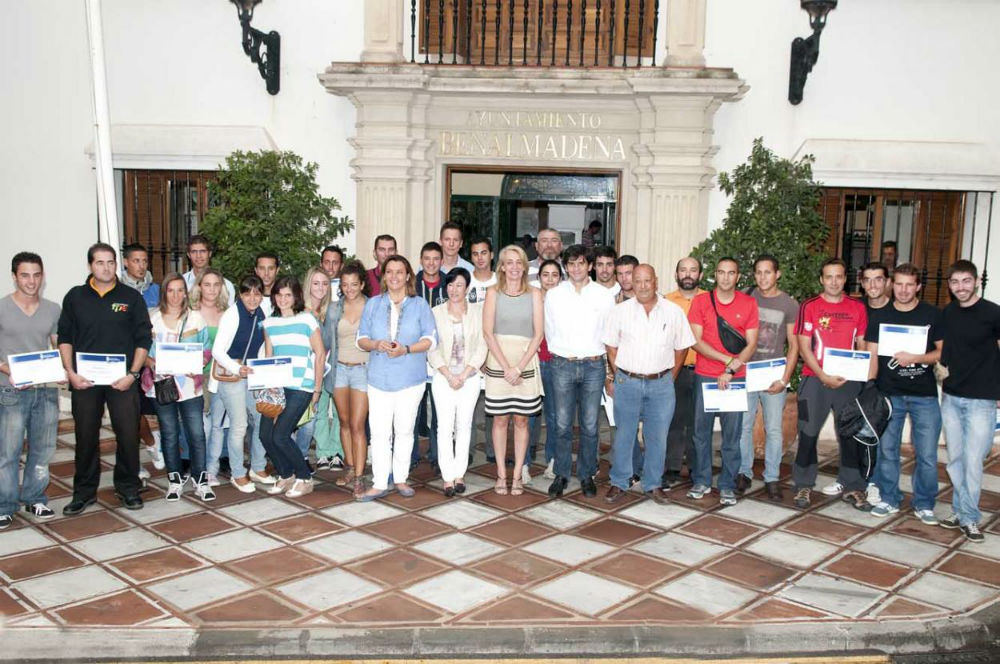 El Ayuntamiento reconoce la labor de los voluntarios de Protección Civil participantes en la campaña de playas